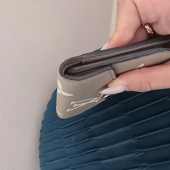 Louis Vuitton Victorine wallet - Picture 7 of 15